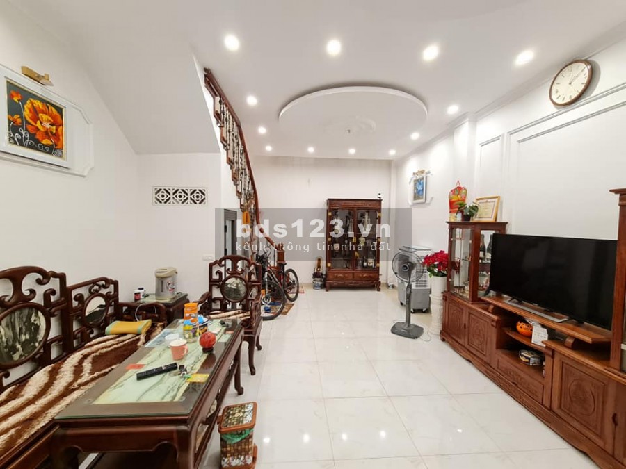 Bán nhà phân lô Đỗ Quang 60m x4T MT 4.2m trên 10 ty Trung Hòa Cầu Giấy 0969040000