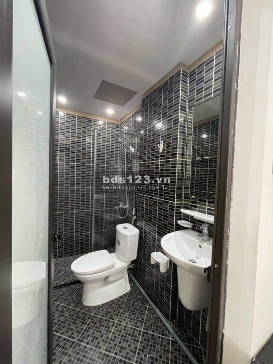Nhà kinh doanh CCMN 5T-9 phòng full đồ, ngõ 508 Đường Láng, DT 60m2 giá chỉ 7,1 tỷ