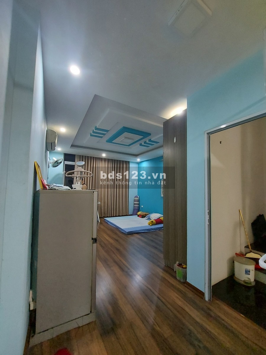 Bán nhà Trần Thái Tông, 66m2, 5 tầng, giá: 5,9 tỷ, nhà đẹp ở ngay