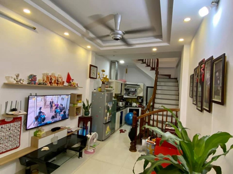 Bán nhà Khương Trung diện tích 58m2, 4 tầng kiên cố mặt tiền 4.6m giá chỉ 4.3 tỷ