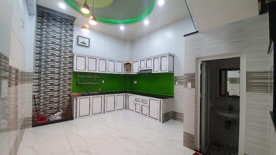 Bán nhà Quận Bình Tân, diện tích sử dụng: 50m2, giá 5.5 tỷ, liên hệ 0917173744 Nghĩa