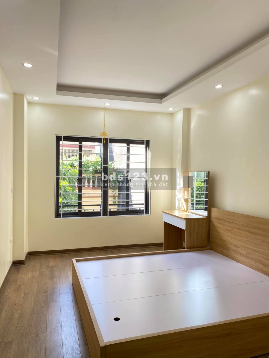 Bán nhà phố Ngô Gia Tự diện tích 33m2, giá bán nhanh 2,1 tỉ, sổ riêng