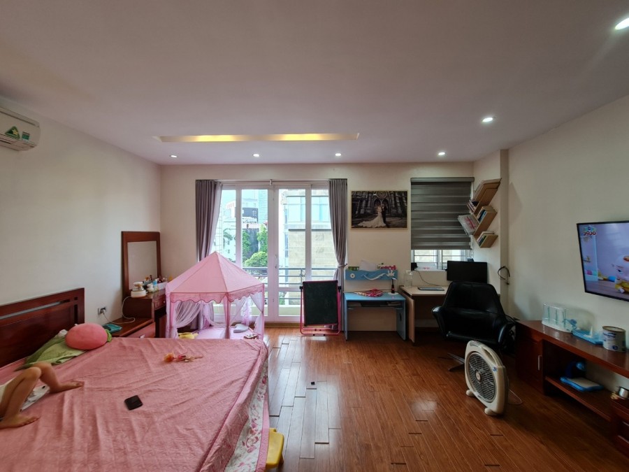 Bán Nhà Nguyễn Trãi 100m2, ÔTô Tránh Dừng Đỗ, Thang Máy, 2 Thoáng, Tặng Nội Thất Giá 25 Tỷ
