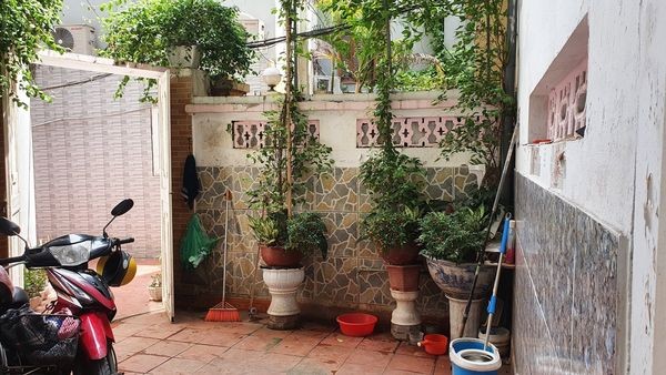 Cần Bán nhà gấp Đông tác Quận Đống Đa giá bán 5 tỷ, dt 47m2, đúc 4 Tầng