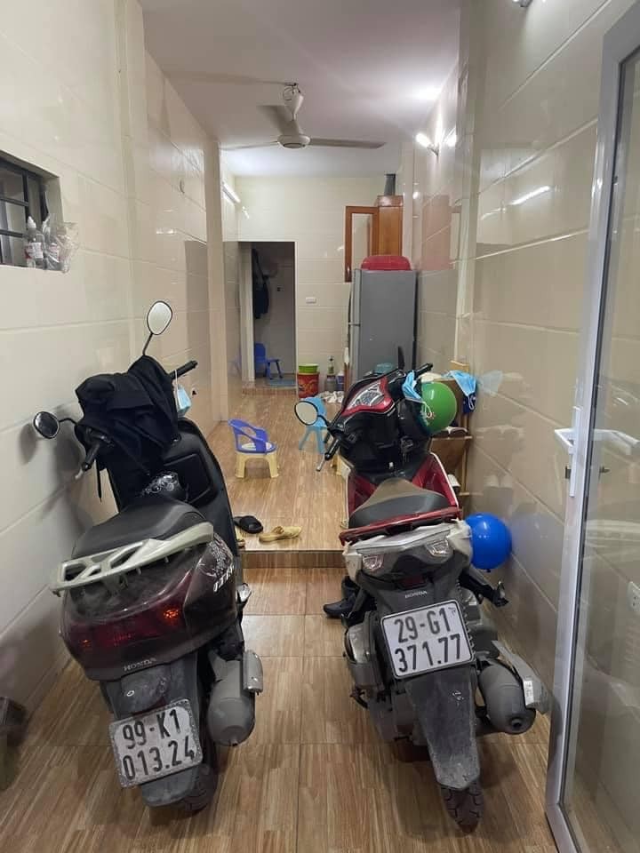 Nhà đẹp Nguyễn Trãi khu dân cư ngõ ô tô lô góc, dt 28m2, 3 tầng, giá nhỉnh 2 tỷ