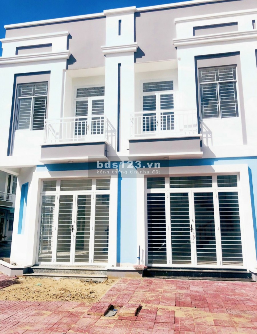 Bán nhà xây sẳn 1 trệt 1 lầu Thường Thạnh quận Cái Răng, tặng nội thất