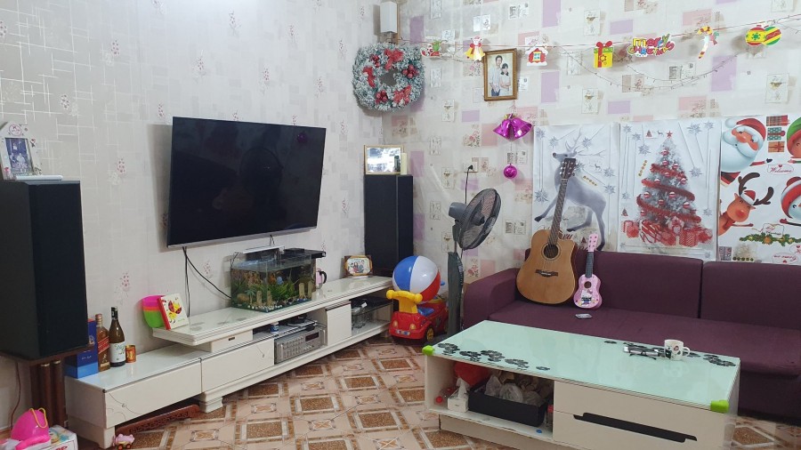 Cần Bán nhà gấp Đông tác Quận Đống Đa giá bán 5 tỷ, dt 47m2, đúc 4 Tầng