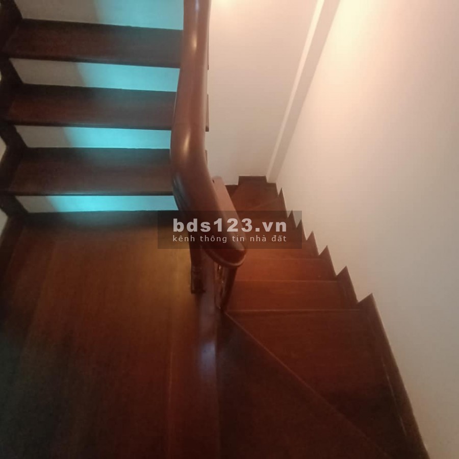 Bán nhà Xuân Đỉnh, diện tích 38m2, giá 4.4 tỷ, 5 tầng, ô tô đổ cửa, lô góc đẹp