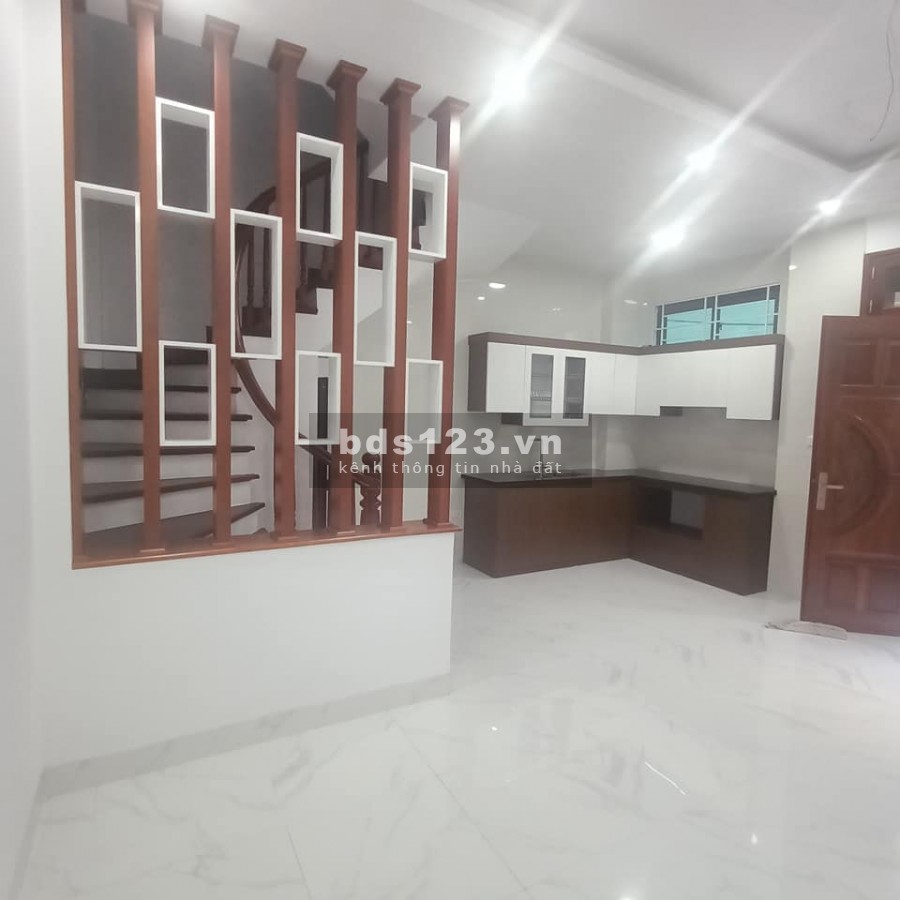 Bán nhà Xuân Đỉnh, diện tích 38m2, giá 4.4 tỷ, 5 tầng, ô tô đổ cửa, lô góc đẹp