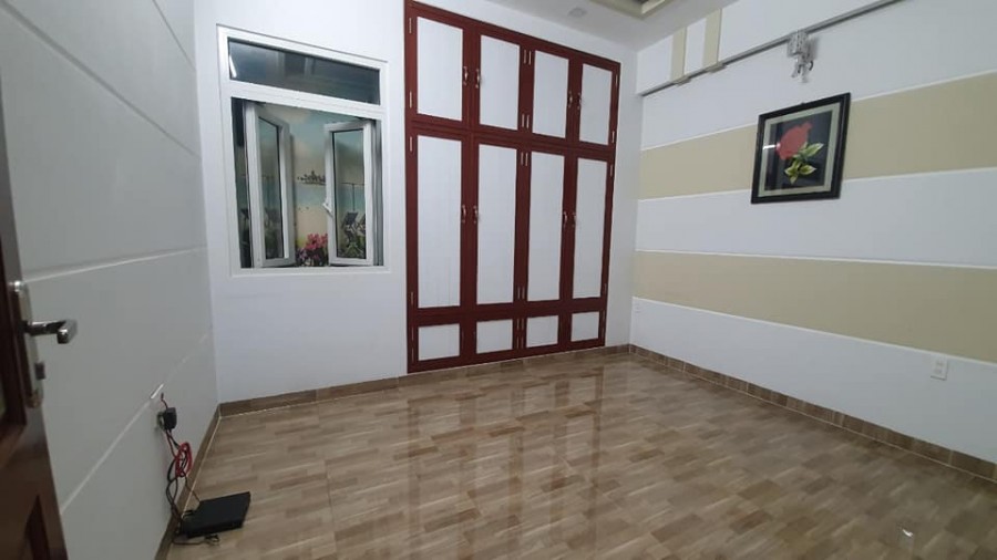 Bán nhà Quận Bình Tân, diện tích sử dụng: 50m2, giá 5.5 tỷ, liên hệ 0917173744 Nghĩa