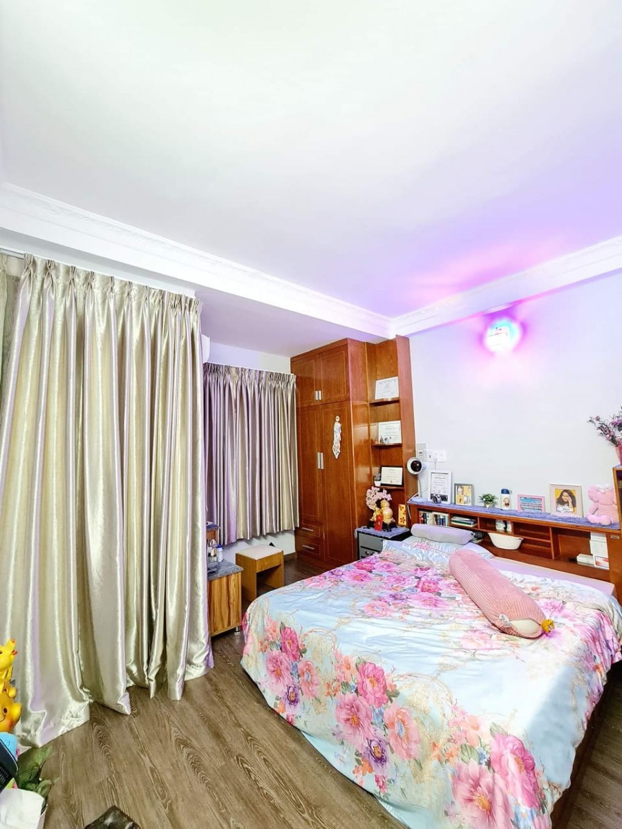 Bán nhà mới 4 tầng hxh Quận 3, camera an ninh, hẻm thông, tiện ích đủ, sổ nở hậu tài, giá 10.5 tỷ