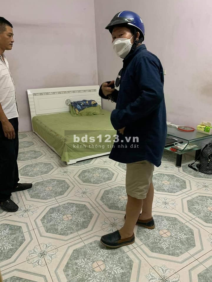 Cần tiền bán gấp phố Định Công, vỉa mét ra đường lớn, kinh doanh, khu vực dân trí cao