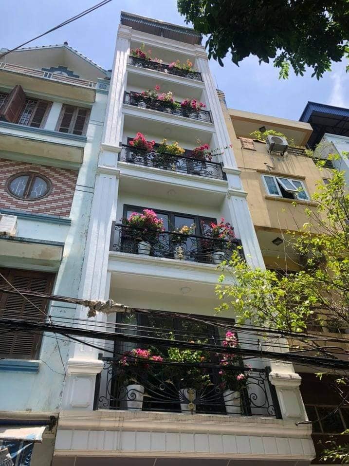 Bán nhà Aeon Mall Quận Hà Đông ô tô vỉa hè, kinh doanh, thang máy giá 7 tỷ 9, dt 50m2
