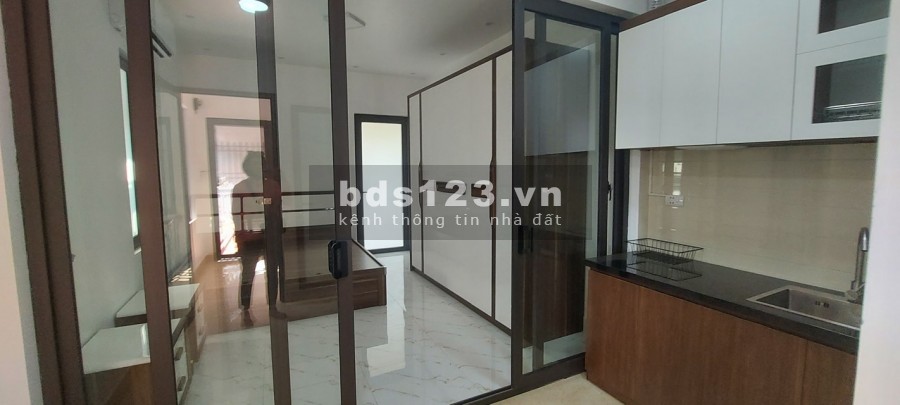 Dưới 7 tỷ, diện tích 60m2, 5 tầng lô góc 7 phòng khép kín - 10m ra phố