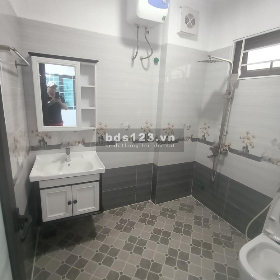 Bán nhà Xuân Đỉnh, diện tích 38m2, giá 4.4 tỷ, 5 tầng, ô tô đổ cửa, lô góc đẹp