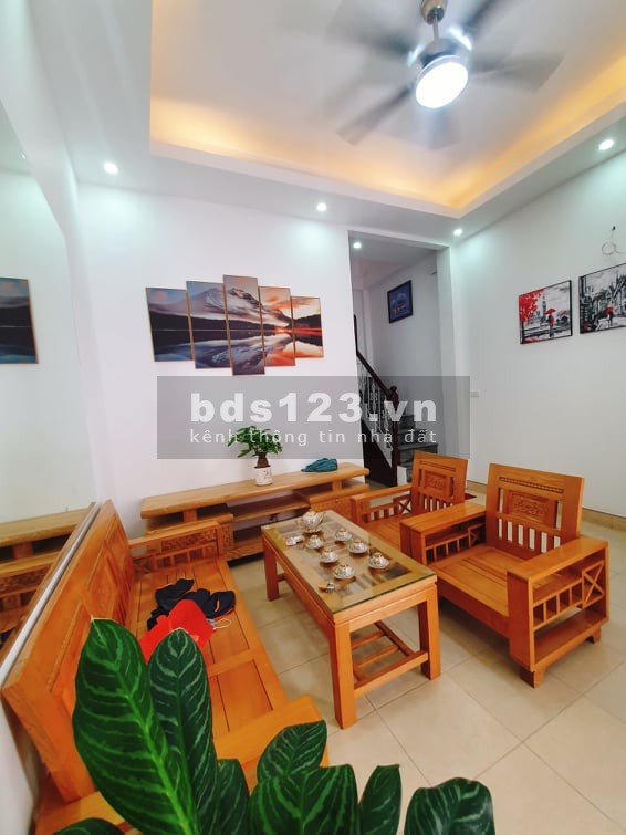 Chính chủ cần bán nhanh nhà Ngã Tư Sở 30m2 2.9 tỷ 4 tầng mới gần ô tô