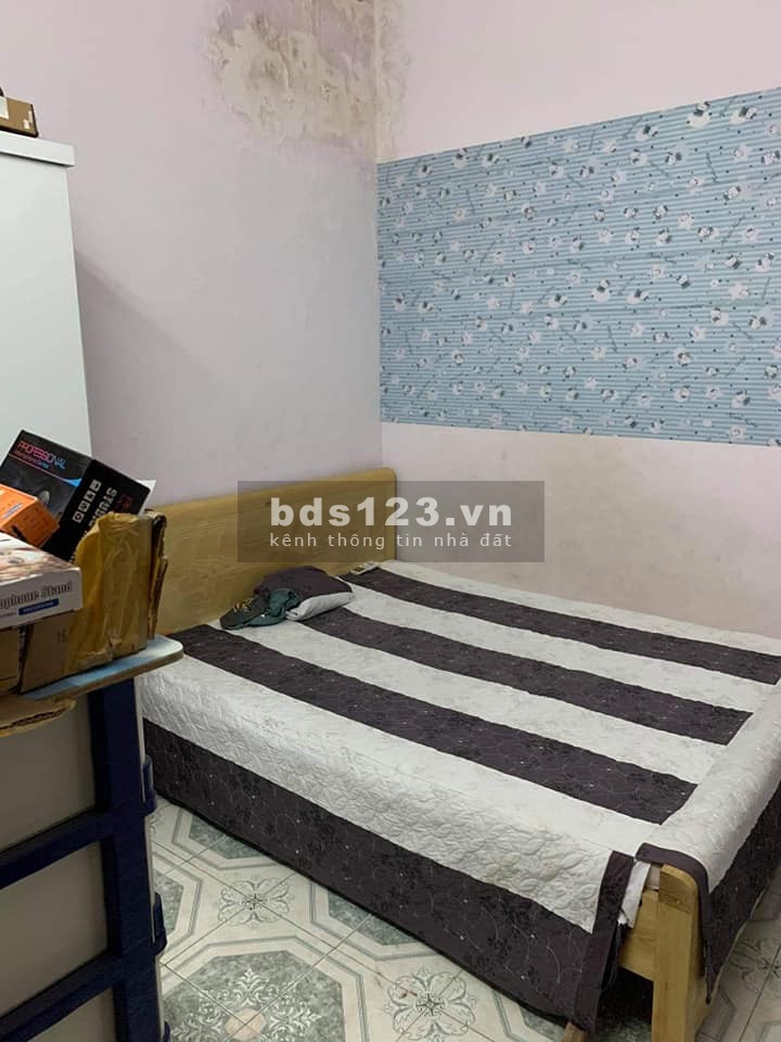 Cần tiền bán gấp phố Định Công, vỉa mét ra đường lớn, kinh doanh, khu vực dân trí cao