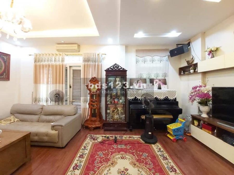 Gia đình tôi cần bán nhà Lê Trọng Tấn, DT 78m2, 4 tầng, giá bán 9.9 tỷ