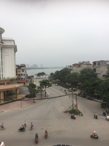 Bán nhà Thụy Khuê cách 1 nhà ra mặt phố 44m2x3T, MT 4.5m, gần ngã tư Văn Cao giá 5.6 tỷ.