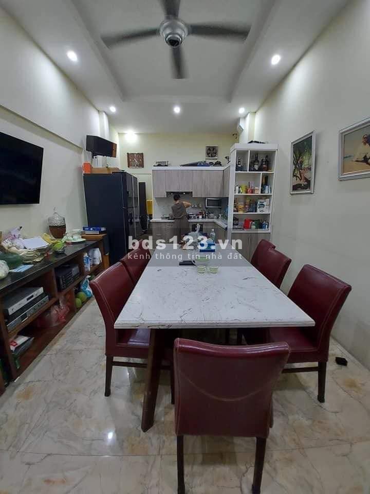 Bán nhà đường Phạm Văn Đồng, Cổ Nhuế, Từ Liêm diện tích 47 m2, giá bán 4.5 tỷ