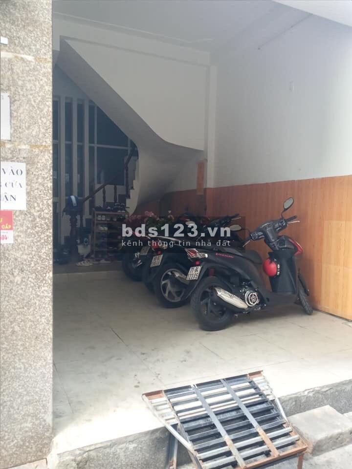 Cần bán gấp nhà đường Sư Vạn Hạnh, Phường 3, Quận 10, diện tích 50m2