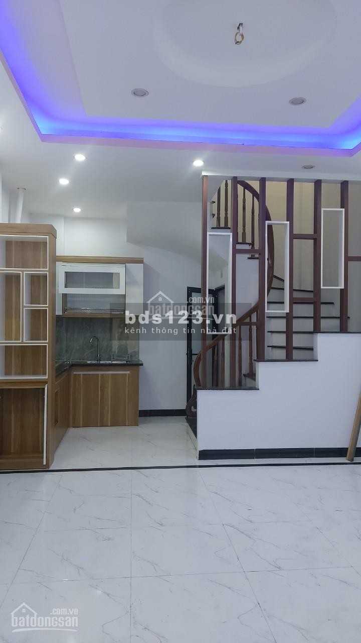 Siêu hiếm, nhà 5 tầng đẹp ở ngay tại đường Thanh Bình Quận Hà Đông 33m2 hơn 3 tỉ.