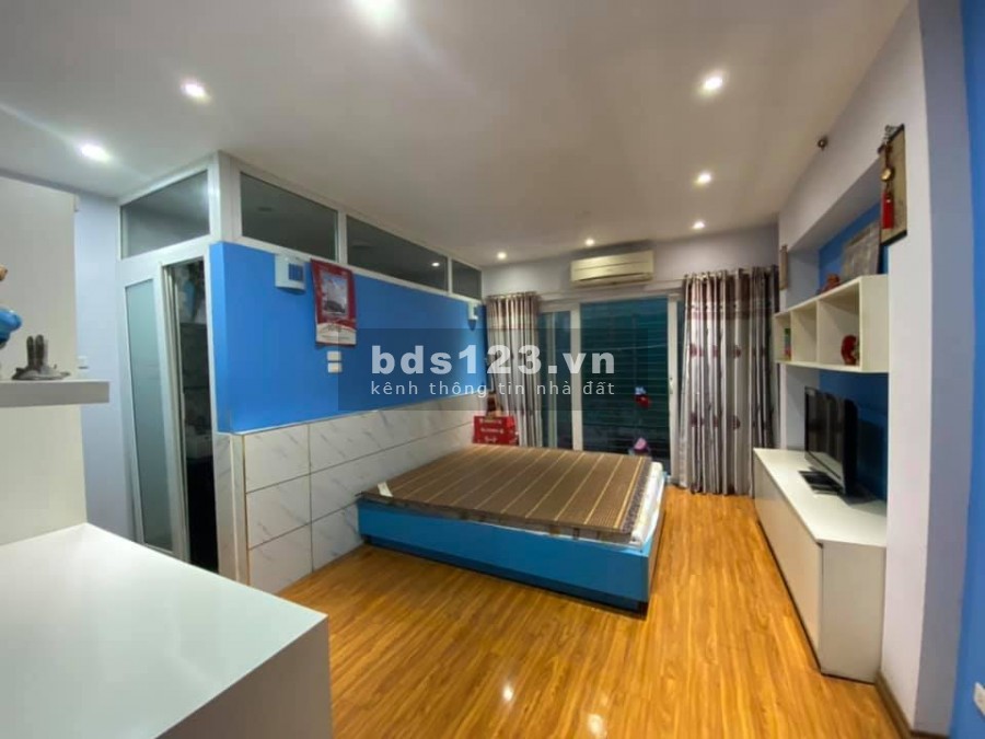 Bán nhà Huỳnh Thúc Kháng, Quận Hà Đông, vị trí đắc địa, hiếm, phô rộng ô tô tránh