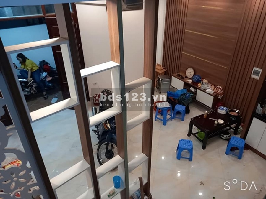 Bán nhà nguyên căn Vạn Phúc dt 33m2, 4 tầng kiên cố, giá 2.7 tỷ, lhcc