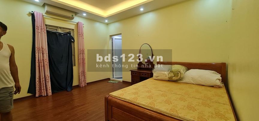 Bán nhà, gần phố, ô tô đường Thái Thịnh, dt 36m2, 4 tầng, mt 3.6m, giá 3.7 tỷ.
