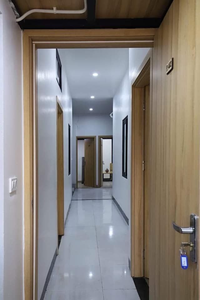 Bán chung cư mini Cầu Giấy, dt 133m2, 9 tầng, mt 7.5m, ô tô thang máy có 43 phòng, doanh thu 250 triệu/tháng
