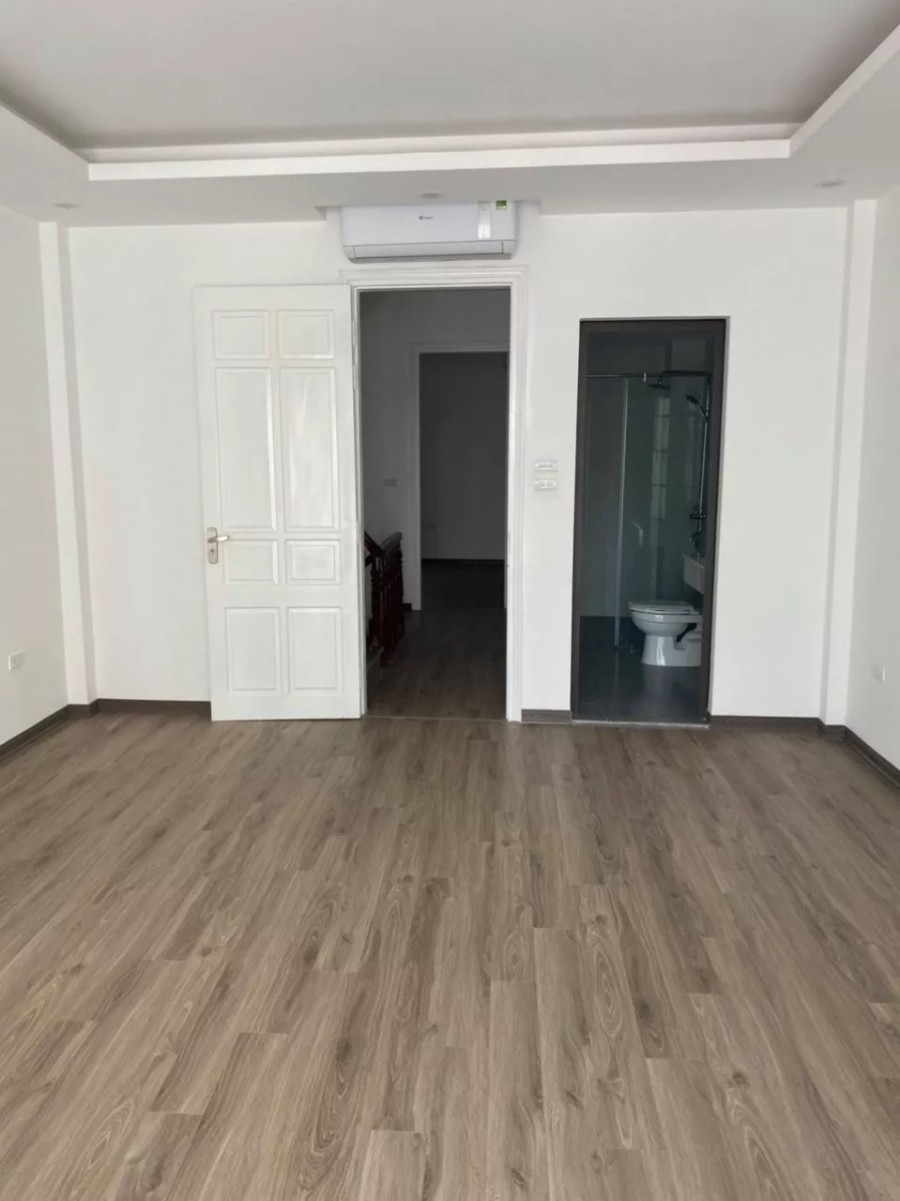 Cần bán nhà Hoàng Ngân, Cầu Giấy diện tích 55m2, 6 tầng, ô tô đỗ. ở ngay