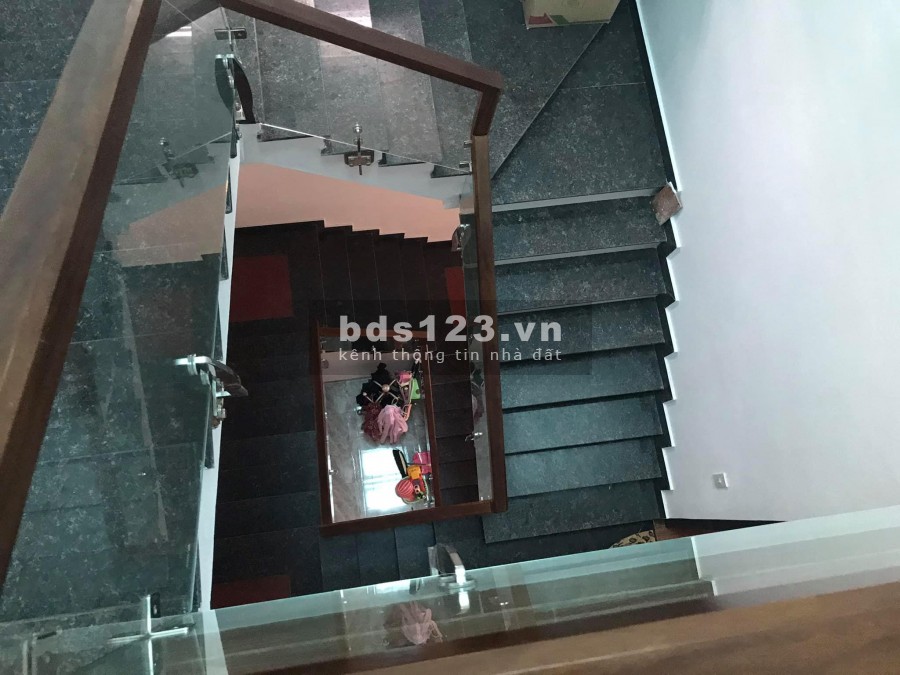 Bán nhà mặt phố Đông Nam Cường, TP HD, dt 80m2, 3 tầng, mt 4.5m, 3 ngủ, chỉ 3 tỷ 899 tr