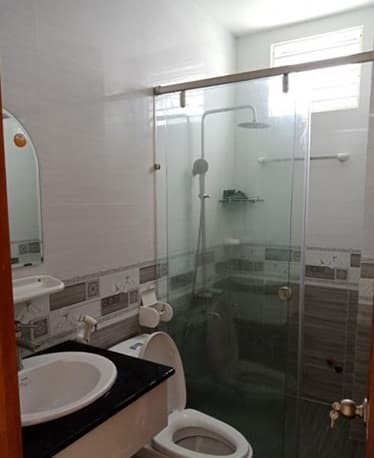 Chính chủ bán nhà mới xây 1T2L, đường 1 sẹc 5m xe hơi vào tận nhà