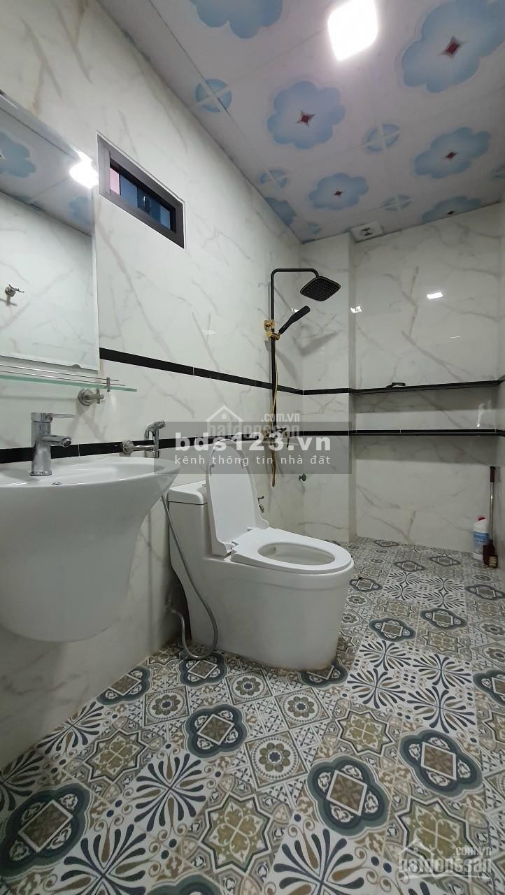 Siêu hiếm, nhà 5 tầng đẹp ở ngay tại đường Thanh Bình Quận Hà Đông 33m2 hơn 3 tỉ.