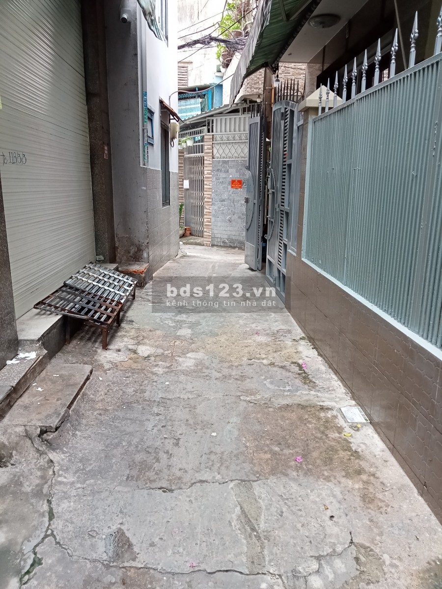 Cần bán gấp nhà đường Sư Vạn Hạnh, Phường 3, Quận 10, diện tích 50m2