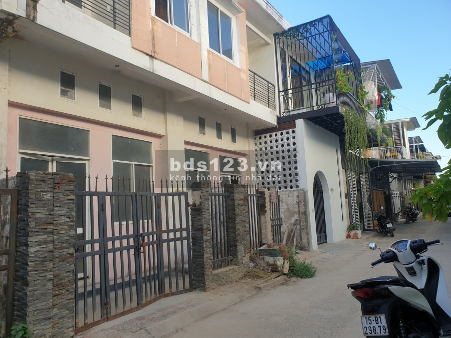 Bán nhà nguyên căn 2.5 tầng, khu đô thị Đông Nam Thuỷ An, giá chỉ 2.35 tỷ