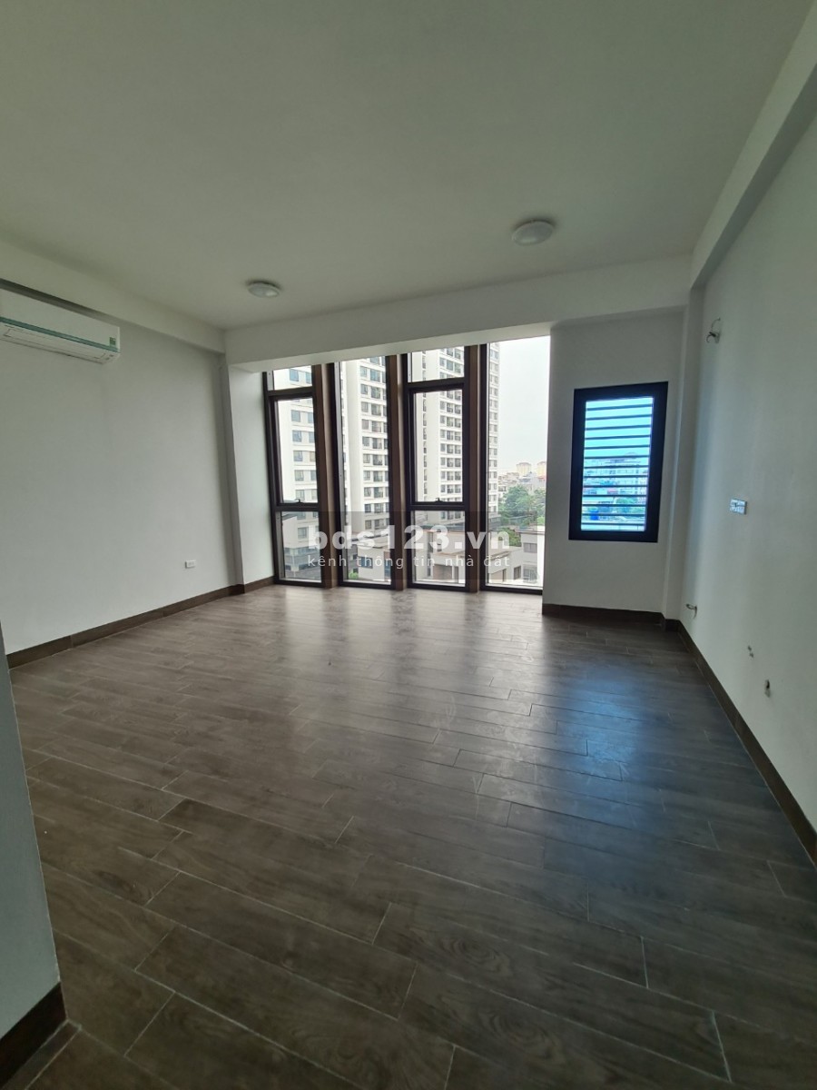 Cho thuê nhà nguyên căn Xuân La, dtsd 525m2, có hầm để xe, thang máy, ô tô đỗ cửa