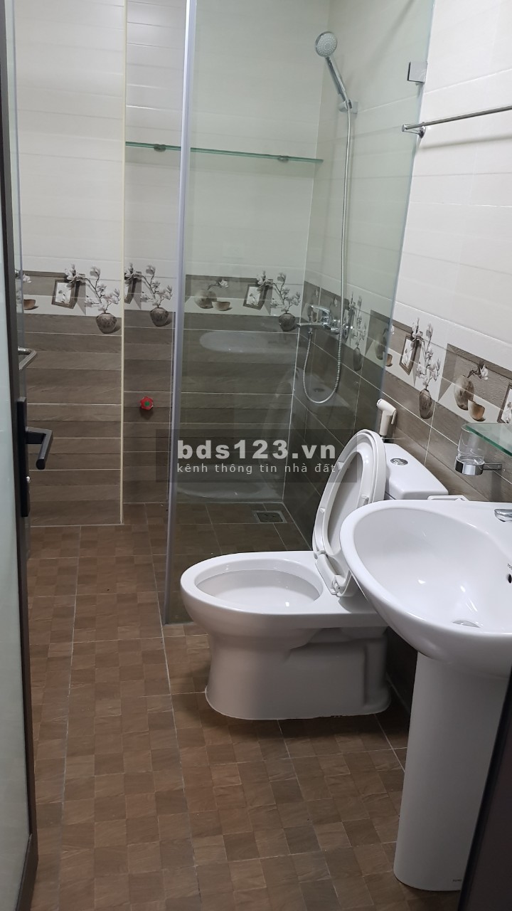 Cho thuê nhà nguyên căn Xuân La, dtsd 525m2, có hầm để xe, thang máy, ô tô đỗ cửa