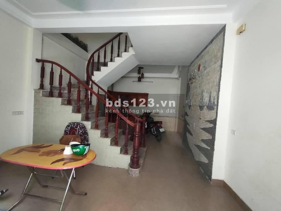 Bán nhà đẹp vào ở luôn diện tích 46m2, đường Ngọc Thuỵ, nhỉnh 2 tỷ, lhcc