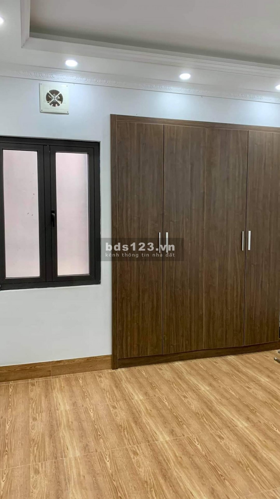 Cần sang nhượng Nhà 42m siêu đẹp phố Xã Đàn 2. ngõ trước nhà 3m