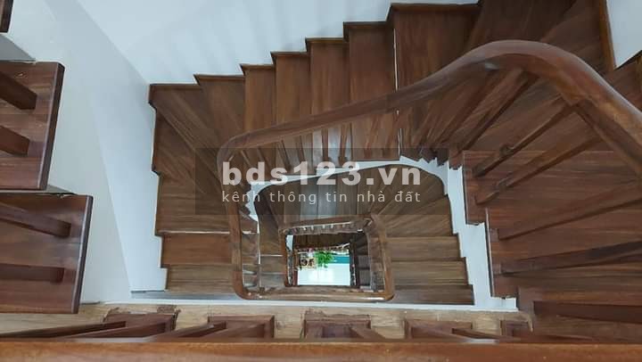 Bán nhà phố Đào Tấn Ba Đình diện tích 46m2, 5 tầng mặt tiền 4 m giá 5.8 tỷ, chính chủ