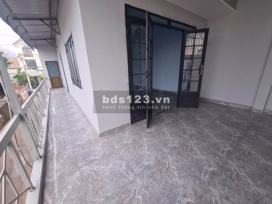 Tôi muốn cho thuê nhà xưởng Tô Ngọc Vân, Thạnh Xuân, Quận 12. 5.5×32m, trệt lầu, DTSD 260m