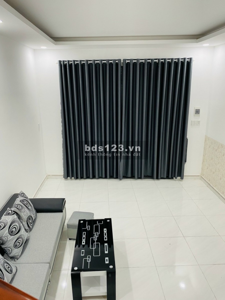 Nhà nhánh Quốc Lộ 13 cách trạm thu phí suối giữa 500m, giá bán 2.35 tỷ