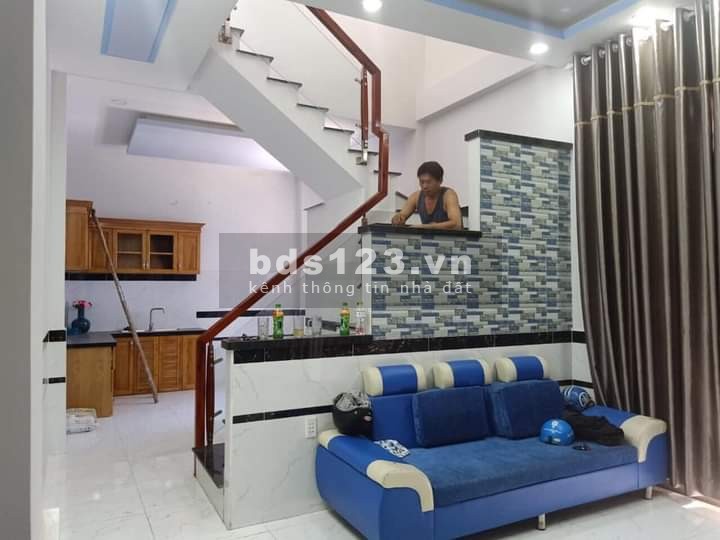Bán nhà Lạc Long Quân, nhà mới ở ngay dt 21m2, Quận Tân Bình, giá chỉ 2 tỷ 31