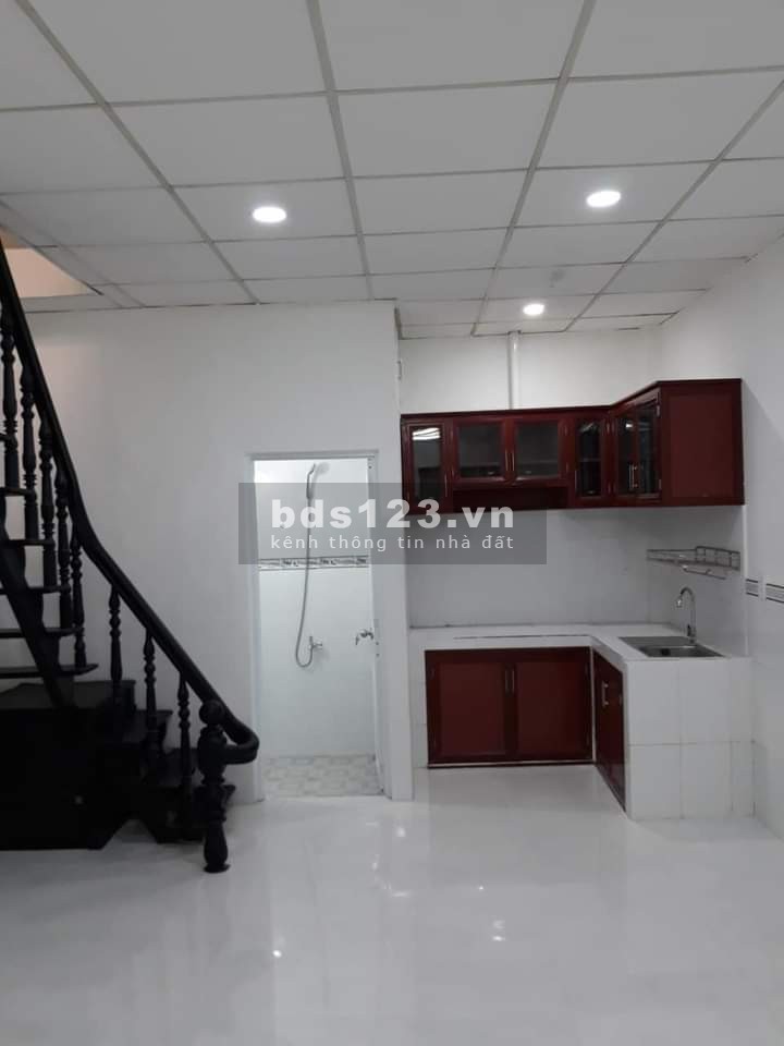 Bán nhà Lạc Long Quân, nhà mới ở ngay dt 21m2, Quận Tân Bình, giá chỉ 2 tỷ 31