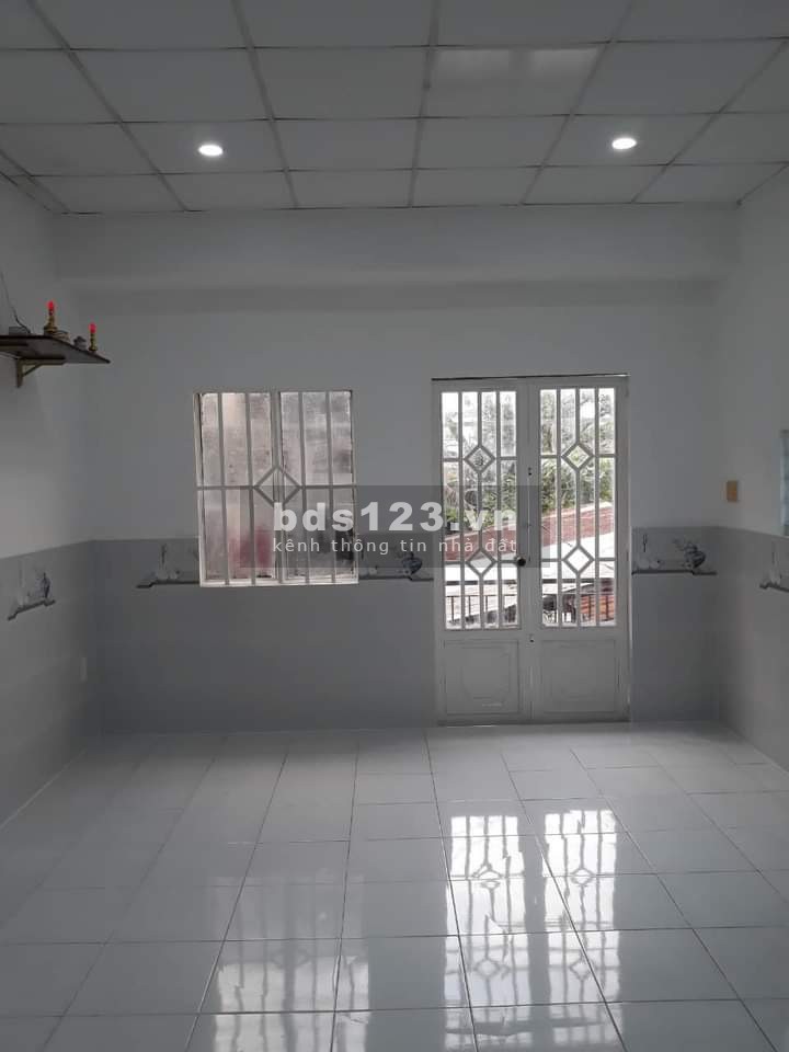 Bán nhà Lạc Long Quân, nhà mới ở ngay dt 21m2, Quận Tân Bình, giá chỉ 2 tỷ 31