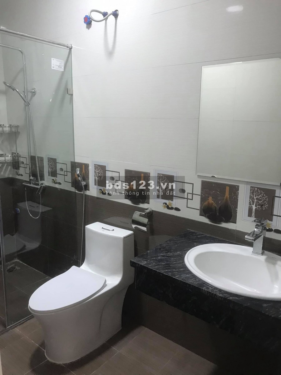 Chỉ nhỉnh 2 tỷ có ngay nhà mới phố Ngô Gia tự 35m*5T ô tô đỗ cổng