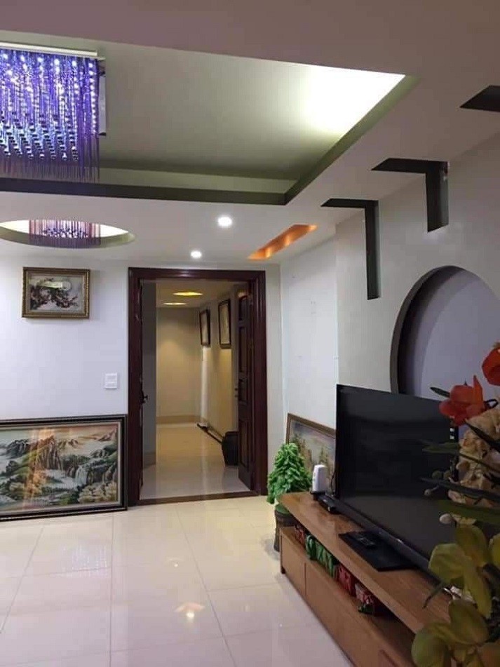 Bán gấp nhà chính chủ 4 tầng phố Hoàng văn Thái lô góc, ô tô tránh giá 18 tỷ.