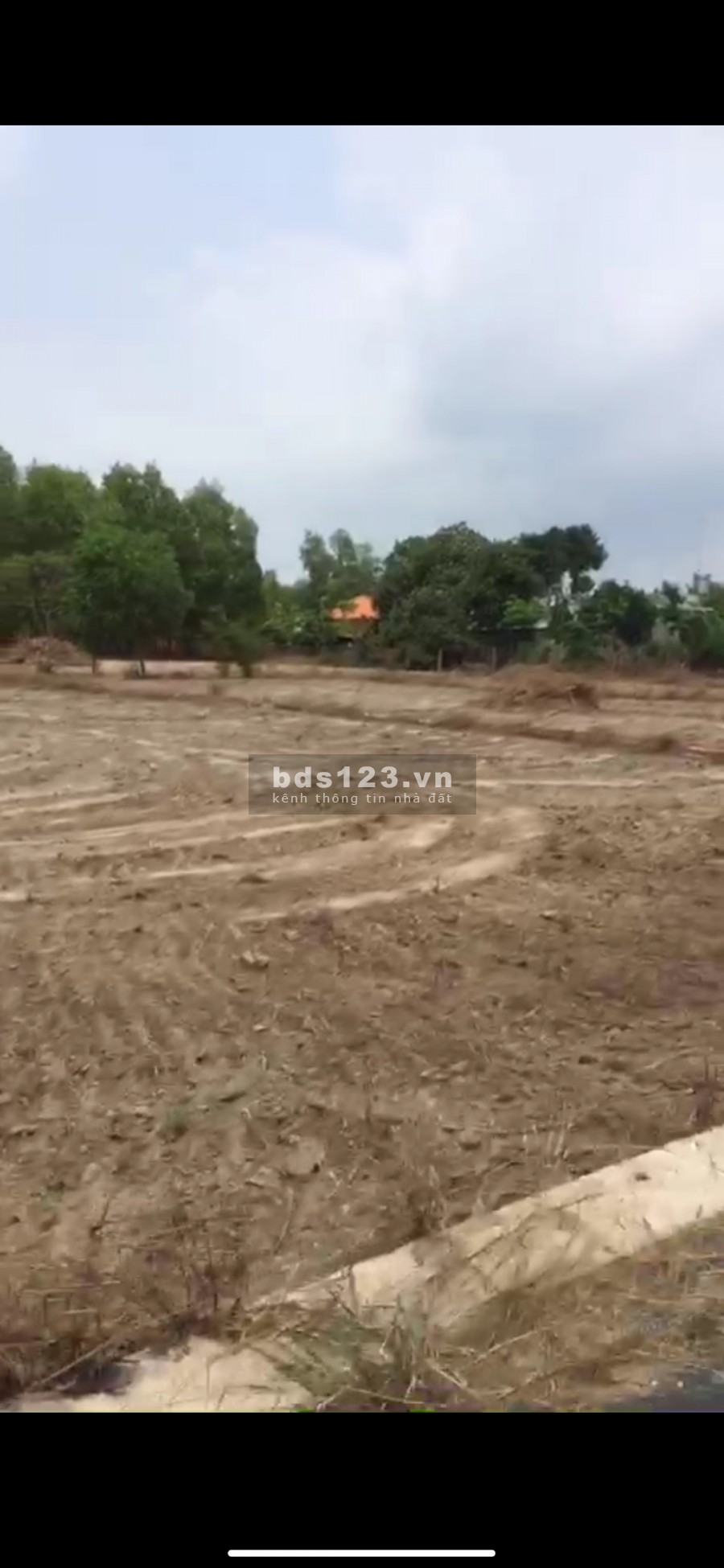 Ông Anh nhờ bán giúp lô đất diện tích sử dụng 586m2 đã có sổ, lh 0337008298