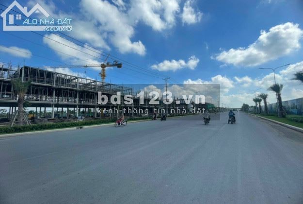 Khách kẹt tiền bán gấp đất GĐ1 The Sol City diện tích 100m2 giá 2tỷ350 sổ riêng